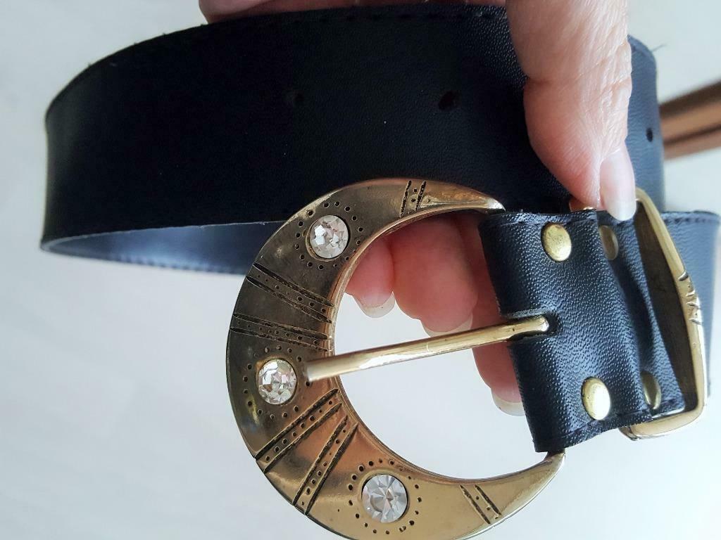 ceinture noire boucle dorée et strass longueur avt boucle 84, Enlèvement, Porté, Ceinture