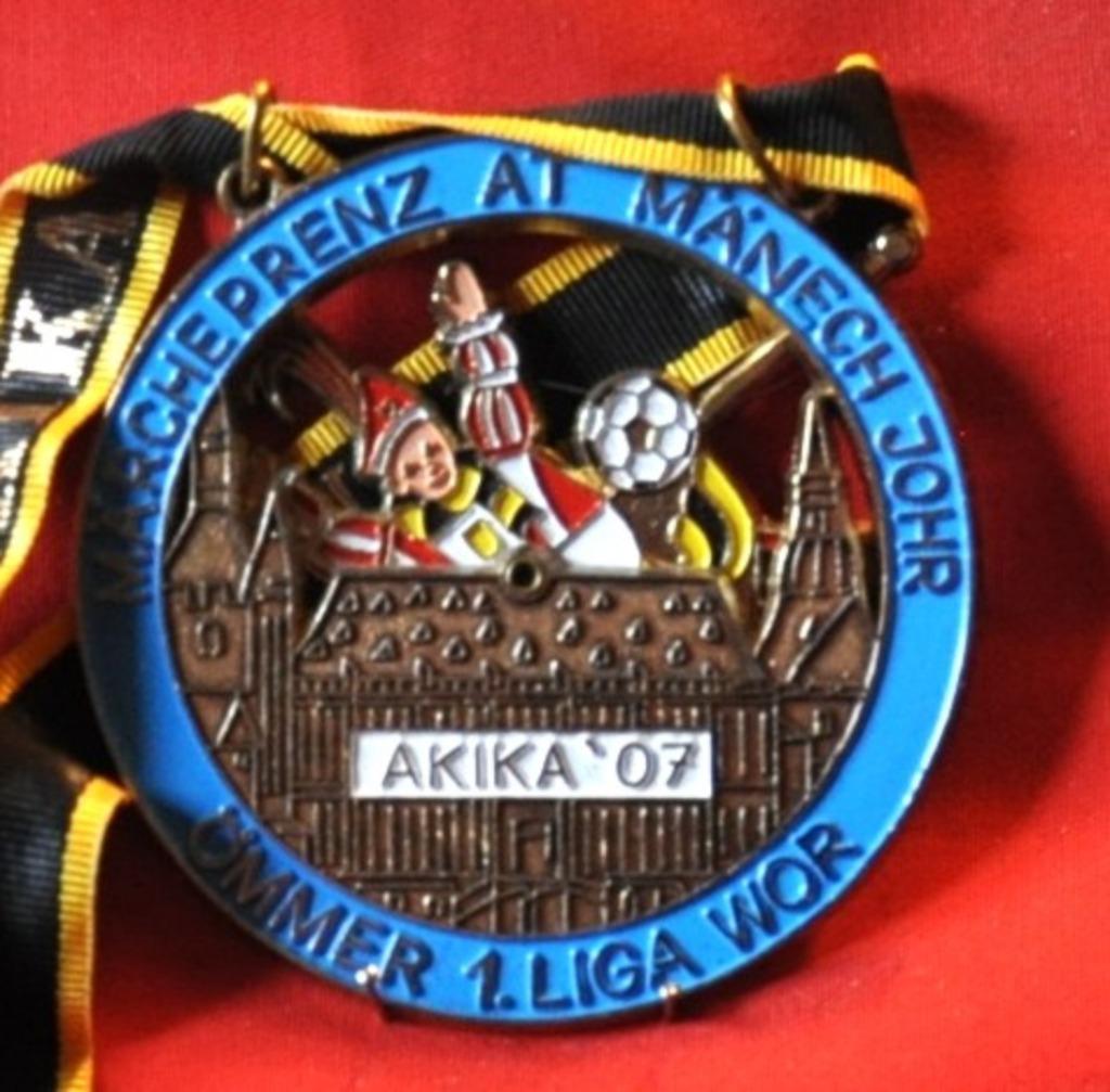 rare medaille carnavalesque (12), Enlèvement ou Envoi, Autres matériaux