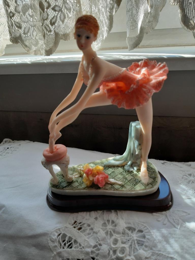 danseuse de ballet, Enlèvement, Comme neuf