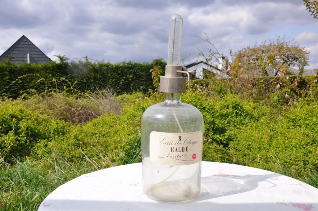 §ancienne bouteille distributeur de pharmacie eau de cologne, Antiquités & Art, Enlèvement ou Envoi