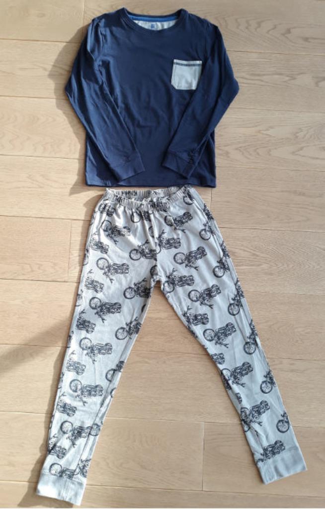 Pyjama jongen merk HEMA donkerblauw/grijs, maat 134-140, Kinderen en Baby's, Kinderkleding | Maat 134, Nacht- of Onderkleding
