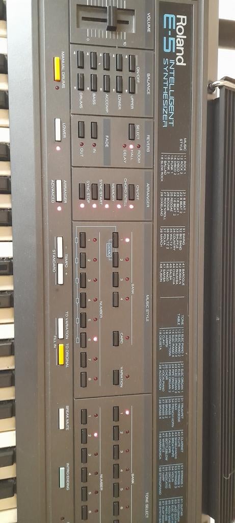 Roland E-5 intelligent synthesizer, Ophalen, 61 toetsen, Roland, Zo goed als nieuw