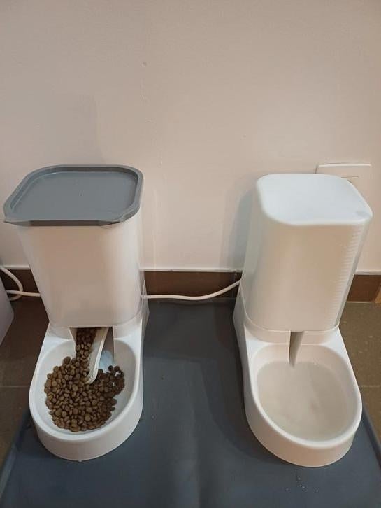 Dispensers voor water en voer voor huisdieren, Ophalen of Verzenden, Zo goed als nieuw