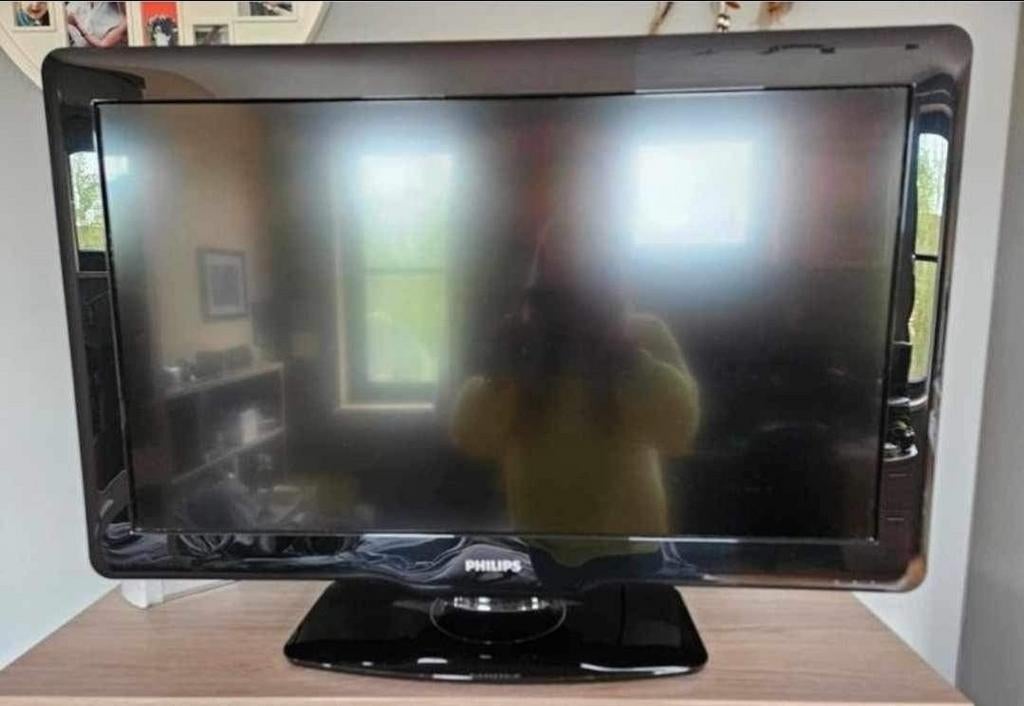 TV Philips 81cm, Ophalen of Verzenden, Zo goed als nieuw, LCD, Philips