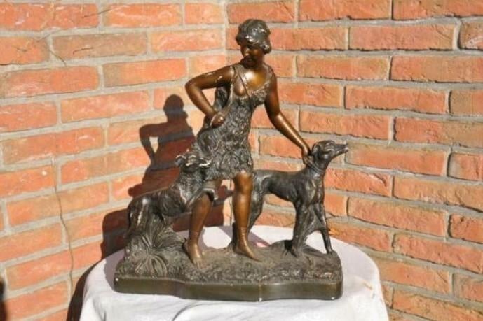 $ statue en platre la chasseresse, Antiek en Kunst, Kunst | Beelden en Houtsnijwerken, Ophalen of Verzenden