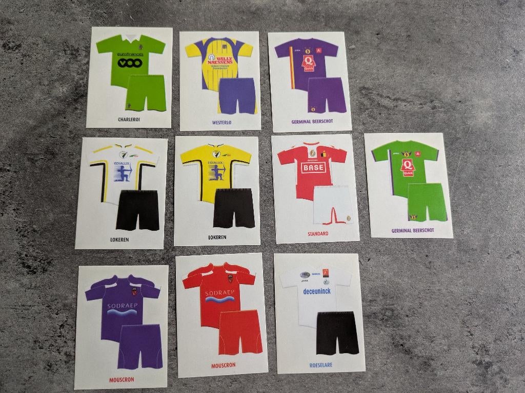 Kits et autocollants PANINI FOOTBALL 2010  10 pièces de foot, Envoi, Neuf
