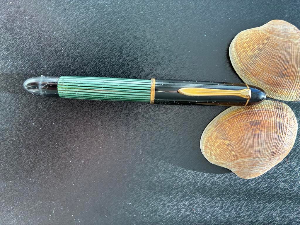 Vintage Pelikan 140 groen vulpen, Verzamelen, Pennenverzamelingen, Gebruikt, Vulpen, Overige merken, Verzenden