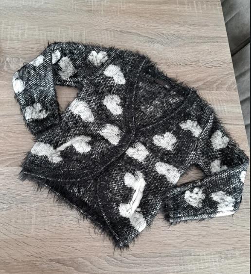 JBC gilet met hartjes 110, Kinderen en Baby's, Kinderkleding | Maat 110, Meisje, Trui of Vest, Ophalen of Verzenden, Zo goed als nieuw