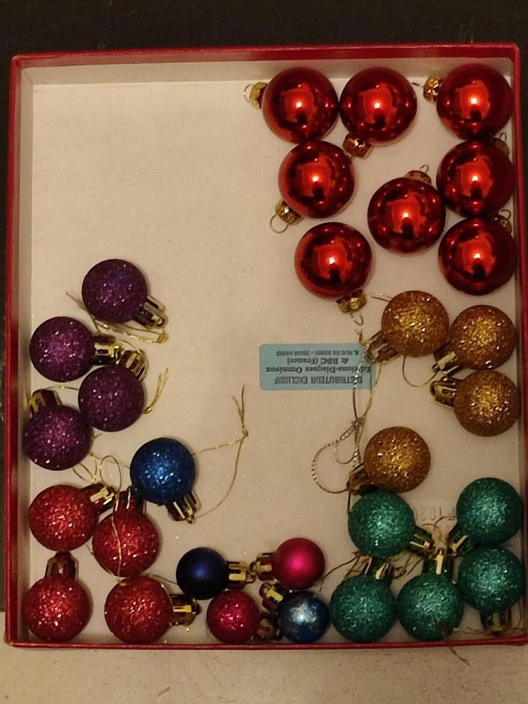 30 kleine kerstballen, Ophalen of Verzenden, Zo goed als nieuw