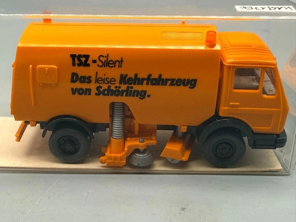 1:87 Wiking 22642 Mercedes NG straatkeerder TSZ Schörling, Hobby & Loisirs créatifs, Voitures miniatures | 1:87, Enlèvement ou Envoi