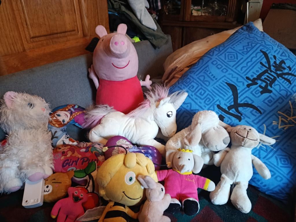 Lot de peluches, Enfants & Bébés, Enlèvement, Comme neuf