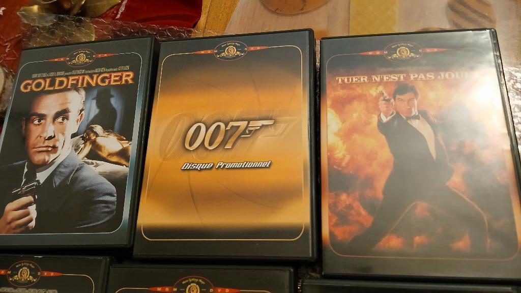James Bond 007 DVD set van 17, Cd's en Dvd's, Vanaf 12 jaar, Ophalen of Verzenden, Zo goed als nieuw, Actie