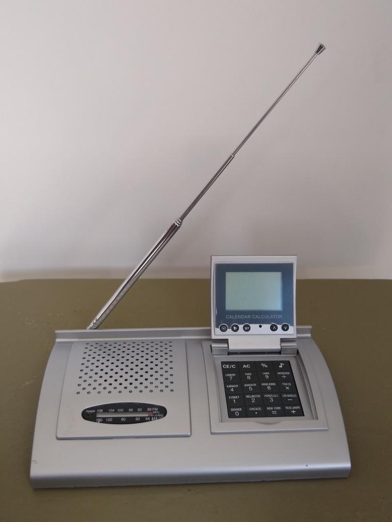 toestel met radio & alarm & klok & rekenmachine & kalender, Enlèvement, Comme neuf, Radio