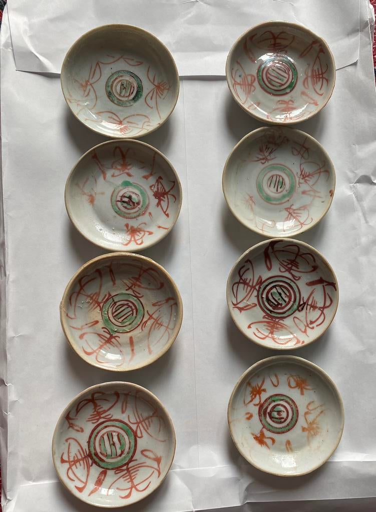 8 kleine 19e eeuwse Chinese porseleinen kopjes, Antiek en Kunst