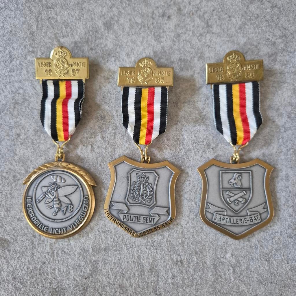 Medailles Leger en Natie, politie, vliegwezen en artillerie, Verzamelen, Ophalen of Verzenden