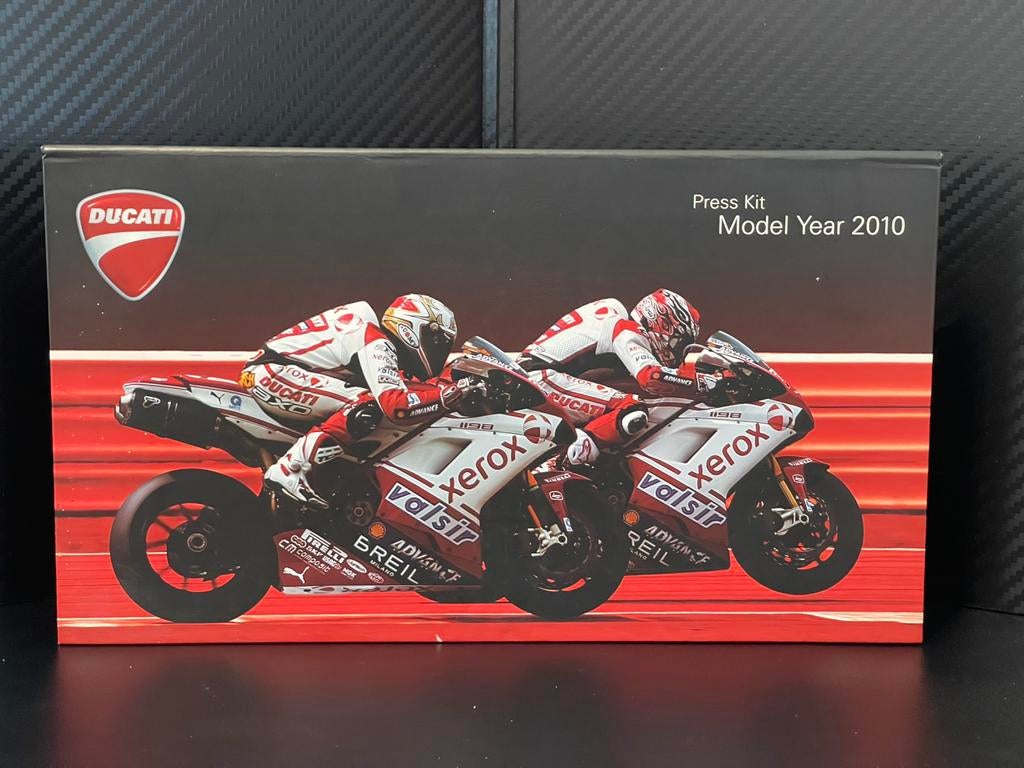 Officiële Ducati perskit 2010 met cd, Verzamelen, Merken en Reclamevoorwerpen, Ophalen of Verzenden, Zo goed als nieuw
