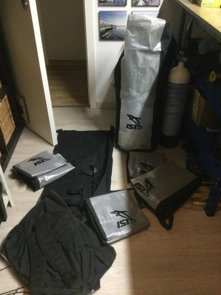 Uit Reststock : IST Proline 85L Drybag nieuw aan 12€/stuk, Watersport en Boten, Ophalen of Verzenden, Nieuw, Overige typen