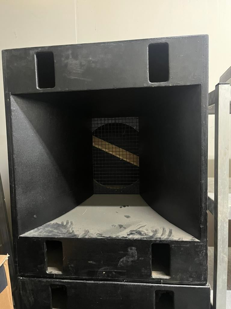 4 caisson kick JBL chargées ou déchargées, Enlèvement, Utilisé