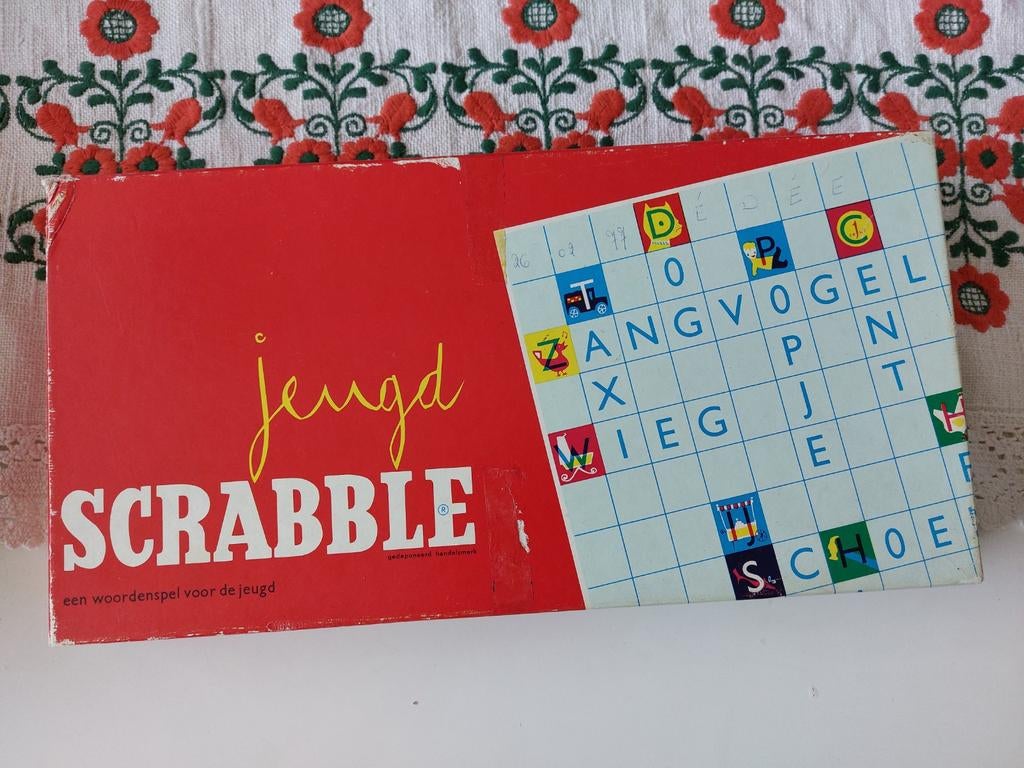 Gezelschapsspel: Jeugdscrabbel. Volledig., Trois ou quatre joueurs, Enlèvement, Utilisé, Sio