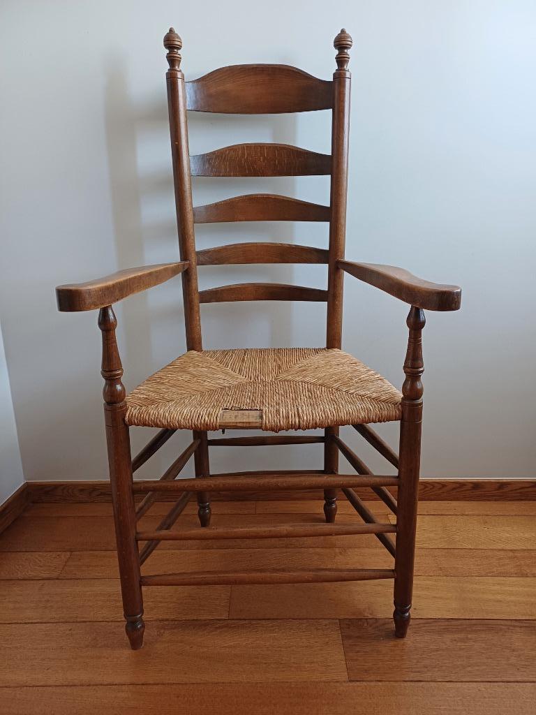 Chaise en bois avec assise haute et revêtement en rotin, Brun, Enlèvement, Utilisé, Osier ou Rotin