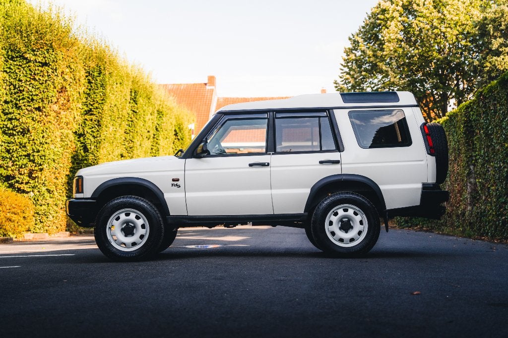 Land Rover Discovery 2 // facelift // manueel // topstaat, Auto's, Stof, Beige, Wit, Bedrijf