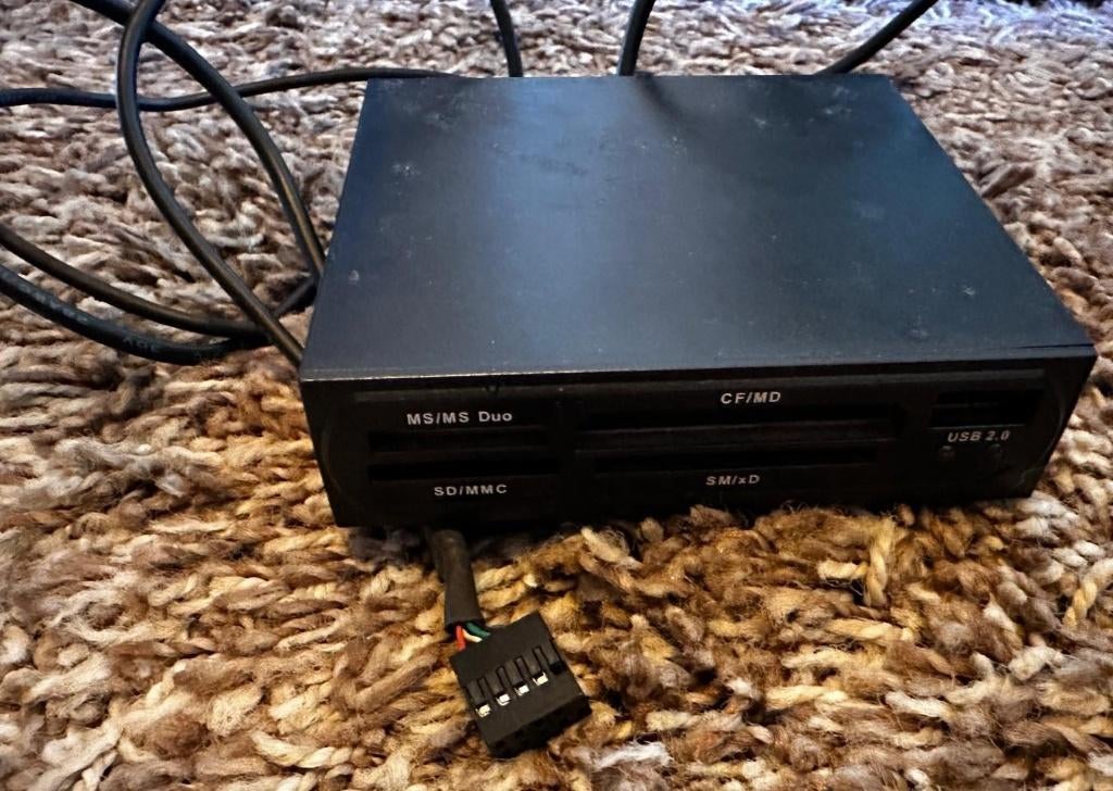 Interne kaartlezer voor PC + 2.0 usb, Computers en Software, Geheugenkaartlezers, Ophalen, Zo goed als nieuw