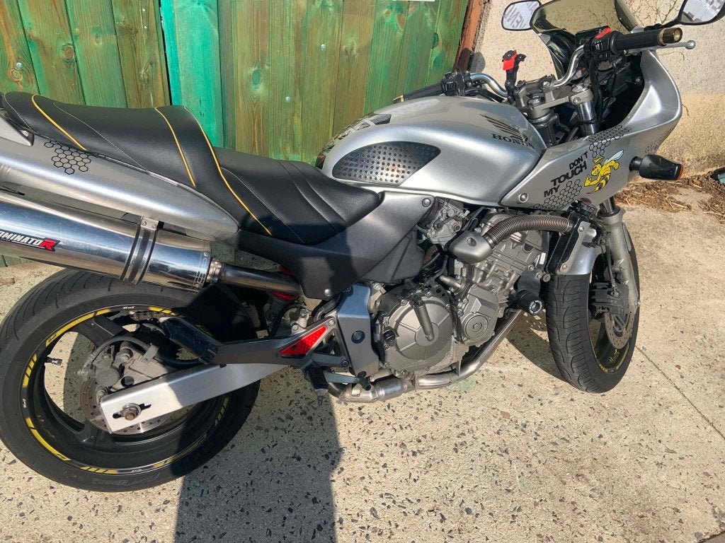HONDA 600 HORNET S, Occasion, Plus de 35 kW, Particulier, 4 cylindres