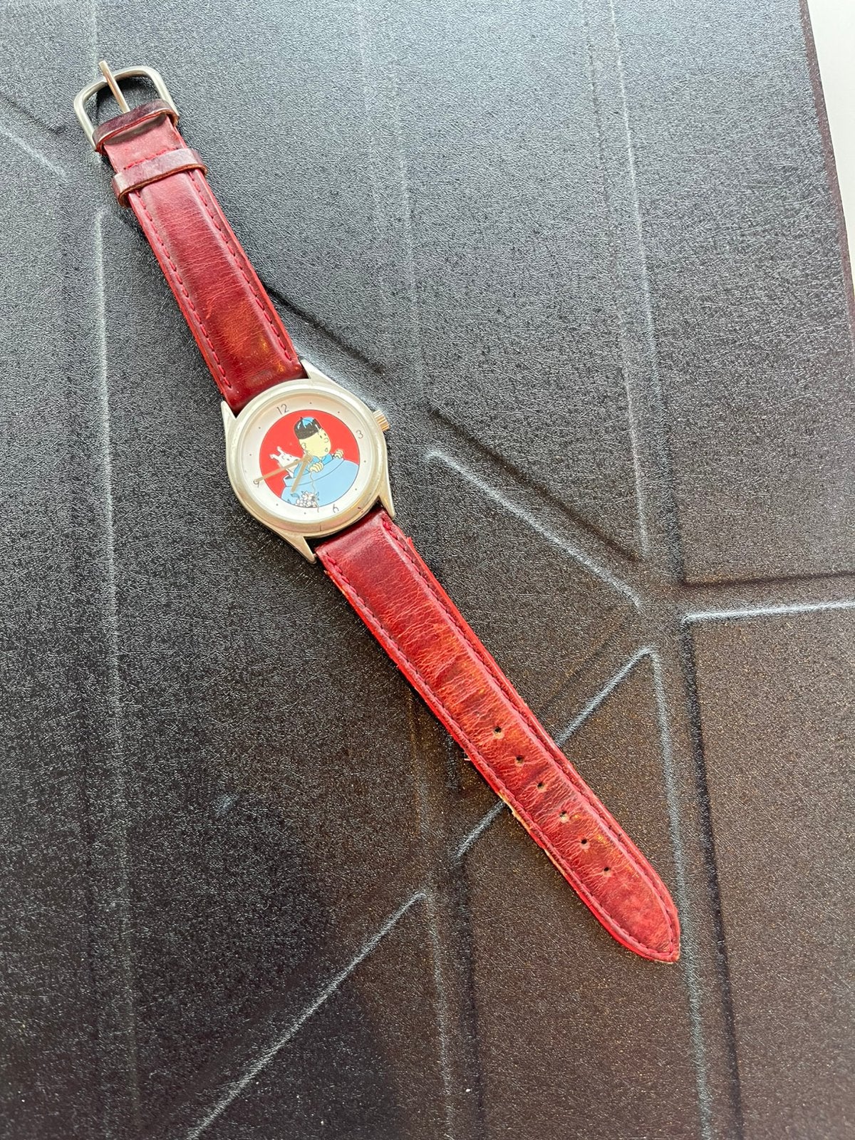 Les aventures de TinTin horloge unisex, Bijoux, Sacs & Beauté, Montres | Femmes, Montre-bracelet, Autres marques, Cuir, Enlèvement
