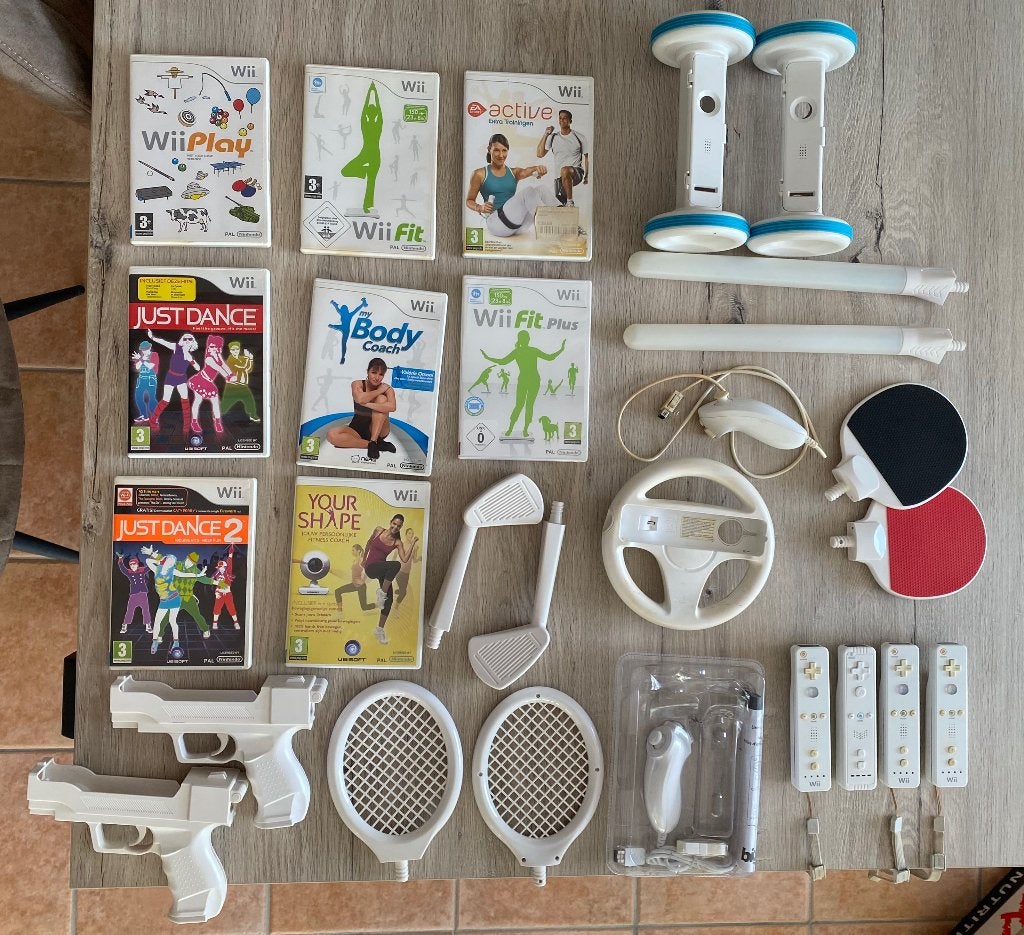 Wii spelletjes + accessoires, Consoles de jeu & Jeux vidéo, Enlèvement, Utilisé, Avec 3 manettes ou plus, Avec jeux