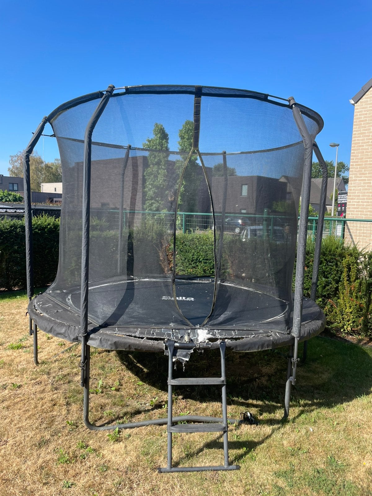 Gratis trampoline afbreken en ophalen in Paal, Kinderen en Baby's, Speelgoed | Buiten | Trampolines, Ophalen, Gebruikt