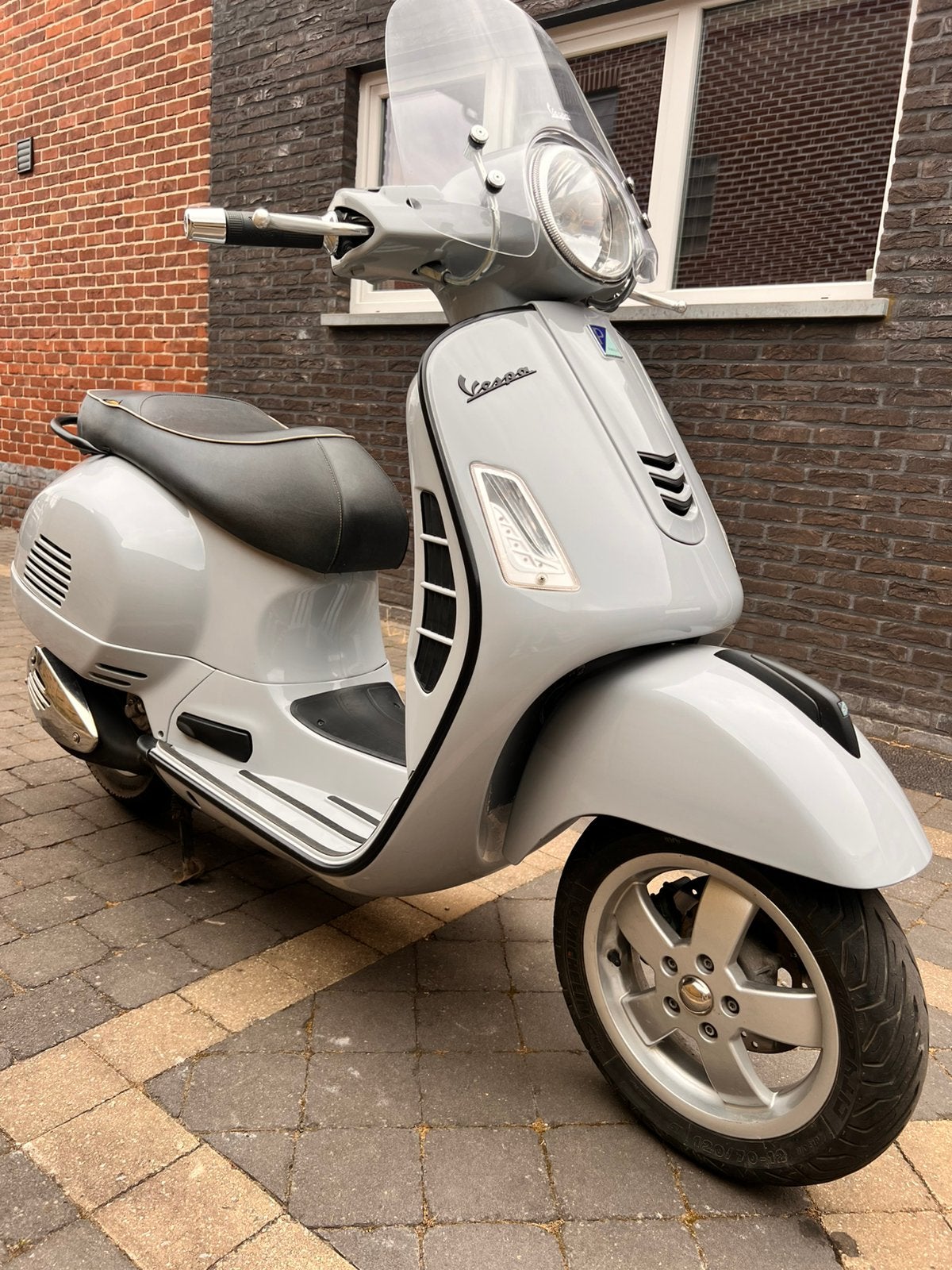 Vespa gts 125 met een 250cc motor, Fietsen en Brommers, Ophalen, Zo goed als nieuw