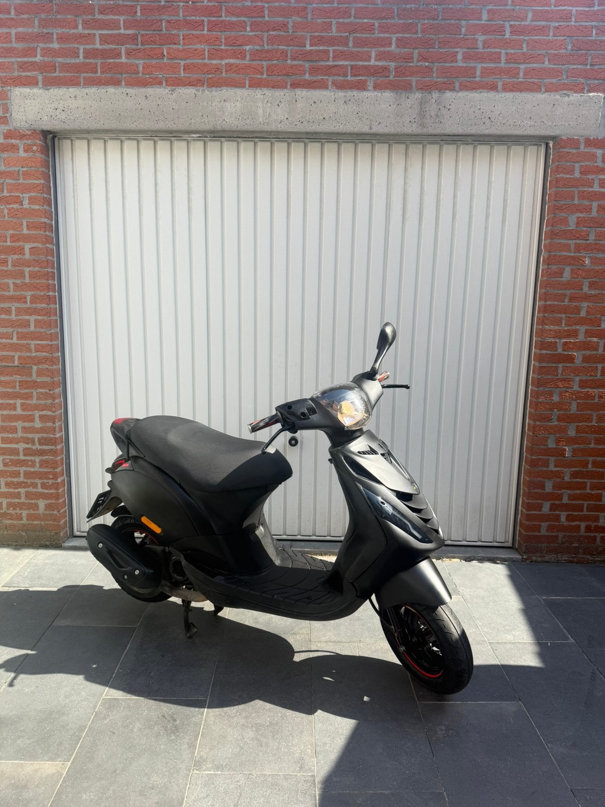 Piaggio Zip 50cc | 2024 | B klasse, Fietsen en Brommers, Ophalen, Piaggio, Zo goed als nieuw, Benzine