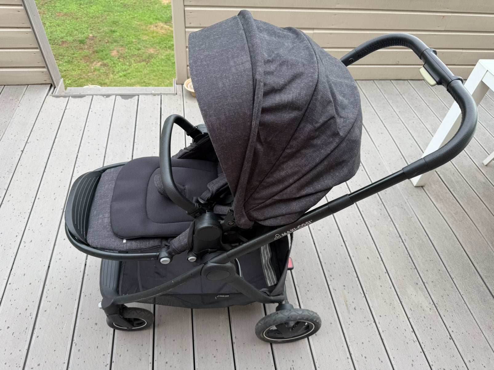 Poussette Maxi Cosi Adorra Trio + base isofix Family Fix, Enfants & Bébés, Buggys, Enlèvement, Comme neuf, Maxi-Cosi