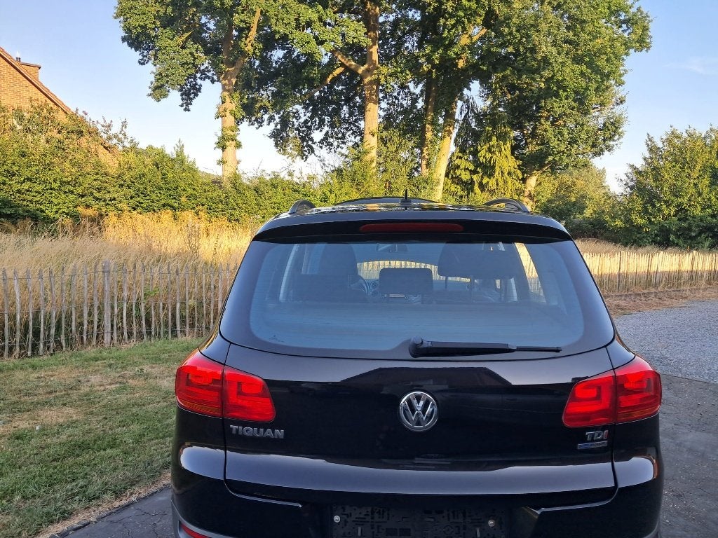 Vw Tiguan, Autos, Volkswagen, Particulier, Tiguan, Capteur de stationnement, Diesel, Euro 5, 4 portes, Boîte manuelle, Noir, Noir