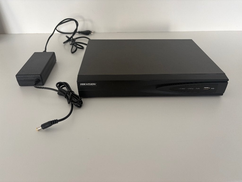 Hikvision NVR 4-poorts DS-7604NI-E1/4P/A, Ophalen of Verzenden, Gebruikt