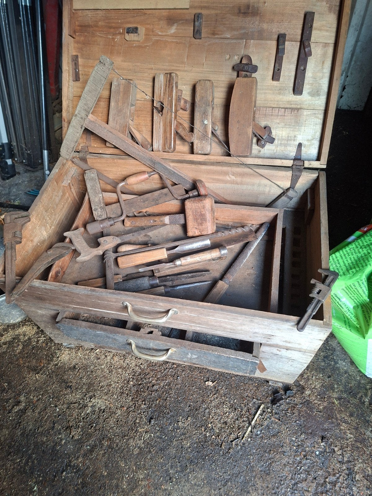 Dive schrijnwerkers materiaal schaven beitels boren, Antiquités & Art, Antiquités | Outils & Instruments, Enlèvement