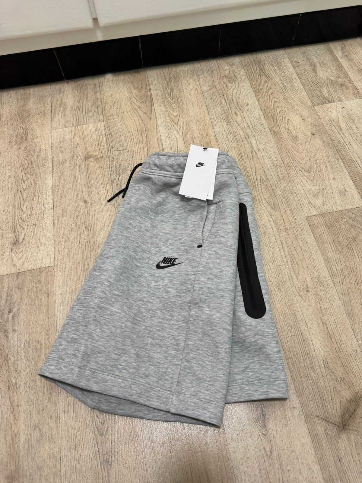 Nike tech short / S, Enlèvement ou Envoi, Neuf, Taille 46 (S) ou plus petite