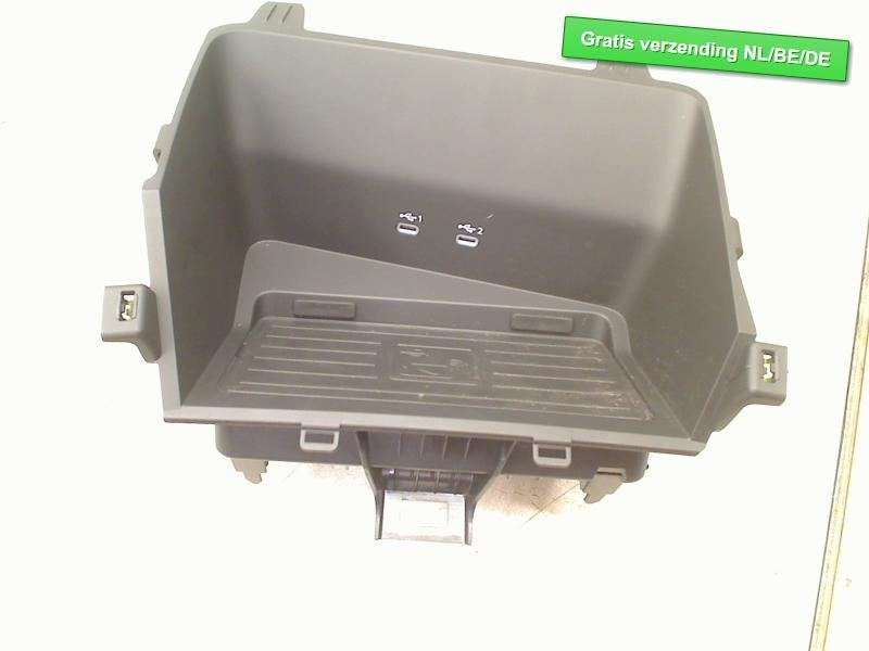 OPBERGVAK MIDDENCONSOLE A3 Allstreet (8YJ) (8Y1864131C), Info@audi.de, Audi, Audi AG, Gebruikt