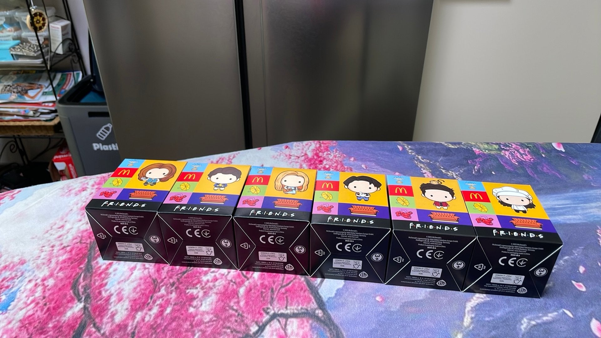 Mac donalds popjes friends, Ophalen of Verzenden, Nieuw