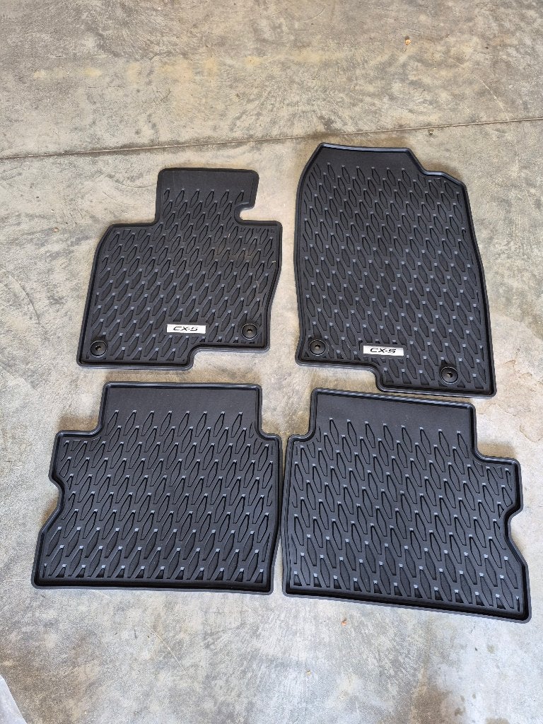 Pour Mazda cx5 et 6 , Tapis sol caoutchouc et bac de coffre, Enlèvement ou Envoi, Comme neuf