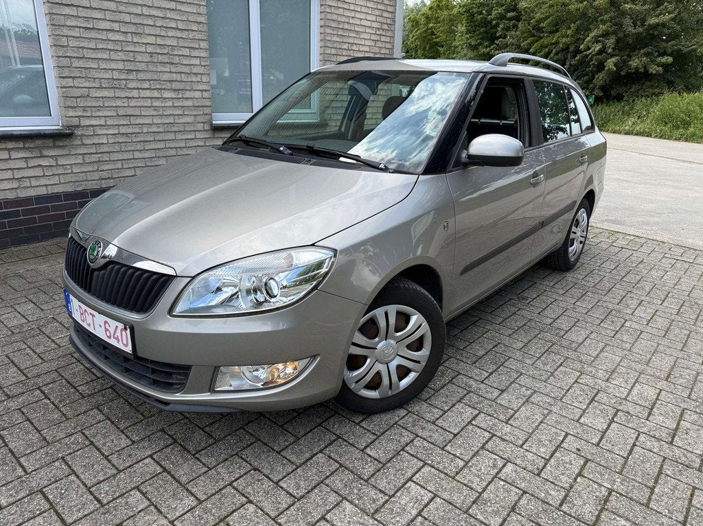 Skoda Fabia Fabia SW 1.2 CR TDi Classic DPF (bj 2011), Voorwielaandrijving, Euro 5, Zwart, 1199 cc