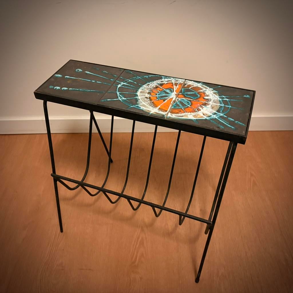 Table d'appoint/porte-journaux Belarti, Enlèvement, Comme neuf