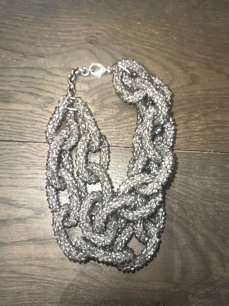 Collier en cristal argenté Baby Beluga, Bijoux, Sacs & Beauté, Neuf, Enlèvement ou Envoi, Avec cristal, Argent