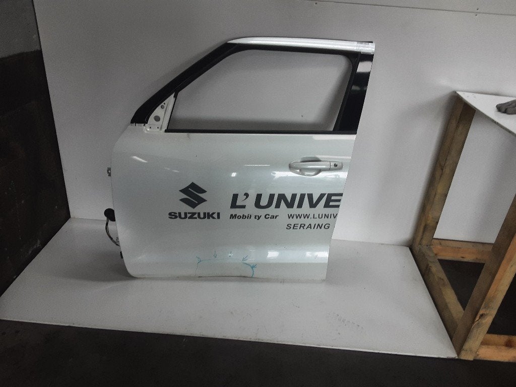 PORTE AVANT GAUCHE Suzuki Swift (ZC / ZD) (01-2017/-), Suzuki-Allee 7
64625  Bensheim, DE, Suzuki Deutschland GmbH, Gauche, Kontakt@suzuki.de