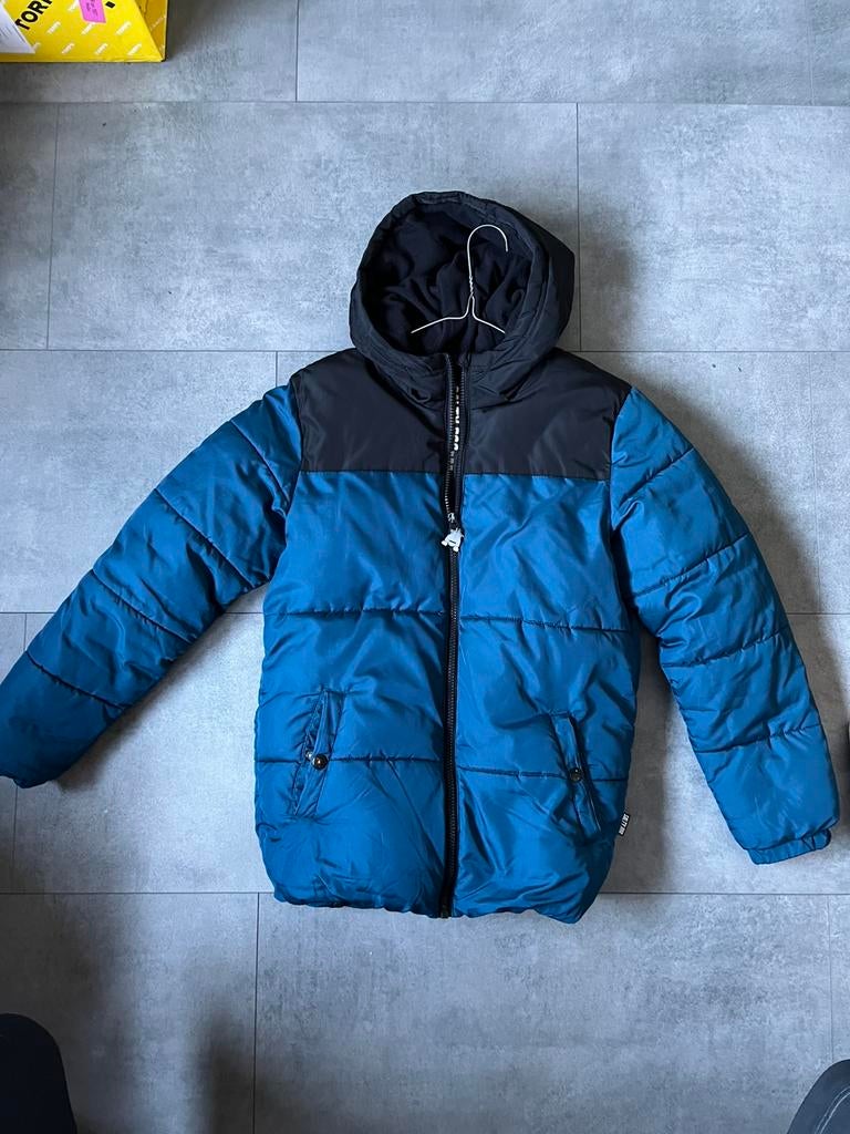 Blauw met zwarte winterjas maat 146/152, Ophalen of Verzenden, Gebruikt, Jongen, Jas