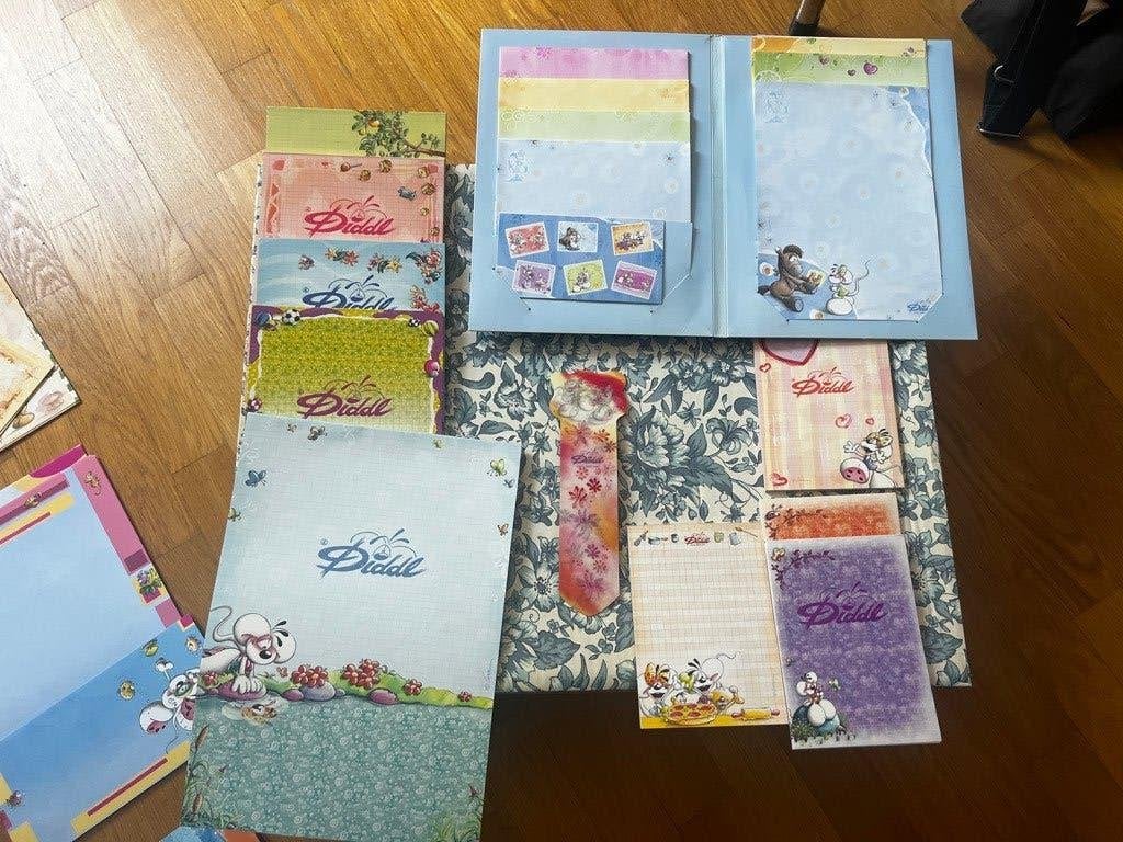 Grand lot de papeterie, chemises et marque-pages Diddl..., Enlèvement ou Envoi, Diddl