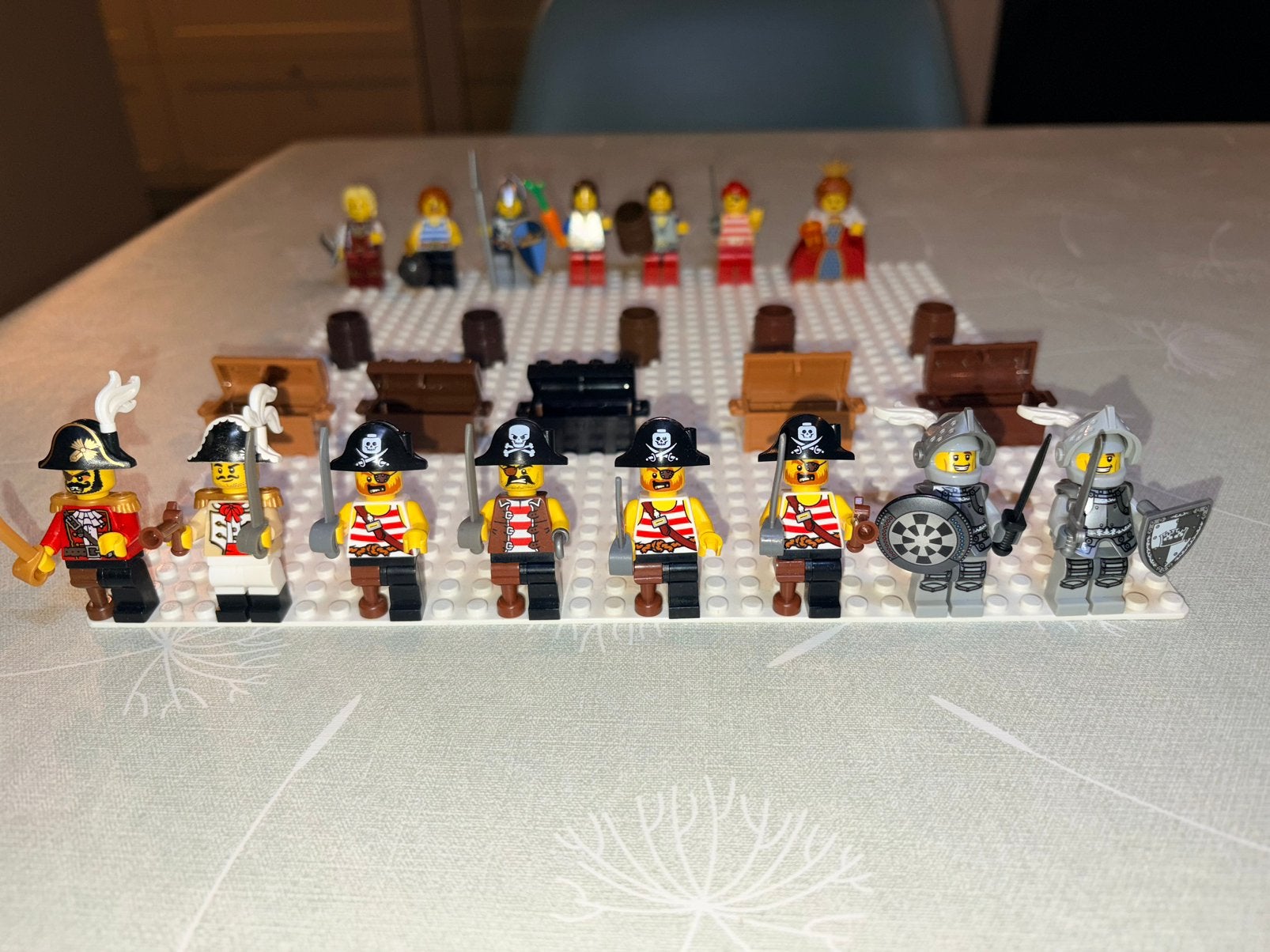 Lego Castle figuren ridders, piraten, Queen …, Complet, Enlèvement ou Envoi, Lego, Comme neuf