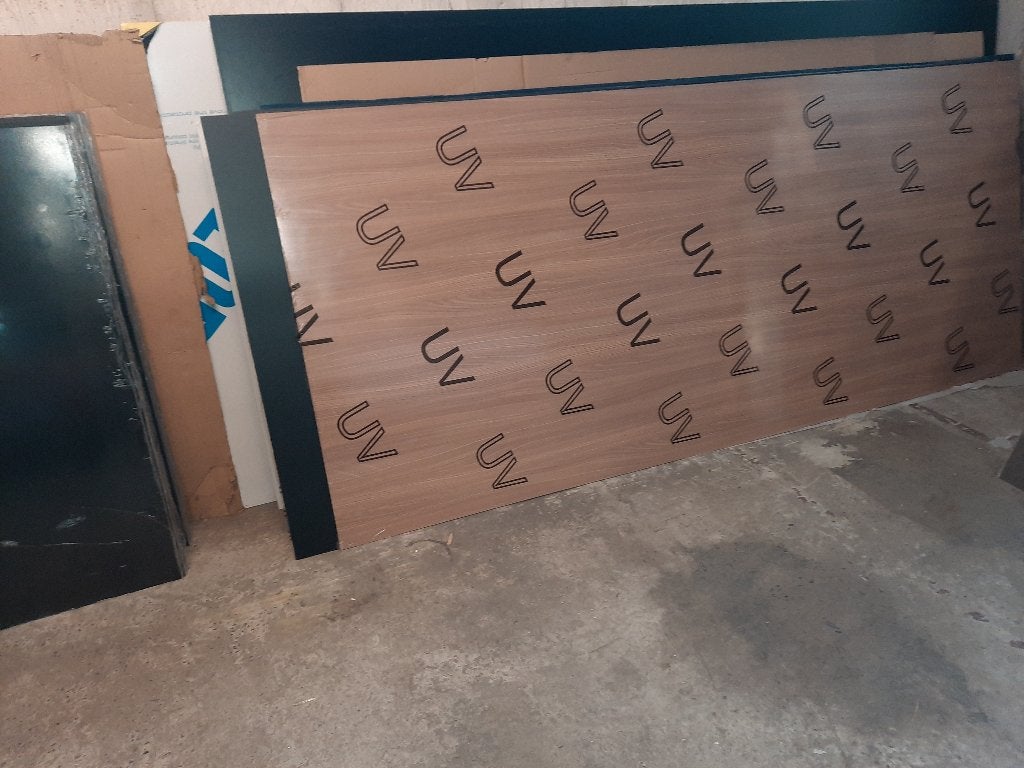 Trespa 4 platen Houtlook aan spotprijs van EUR 190 per plaat, Ophalen of Verzenden, Nieuw