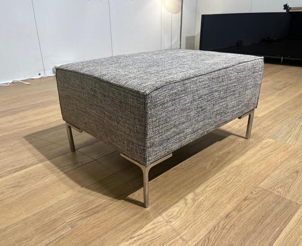 TBE Design on Stock Bloq pouf + garantie – PN: 950€, Enlèvement ou Envoi, Tissus, Design Voetenbanken en Poefen Design on Stock