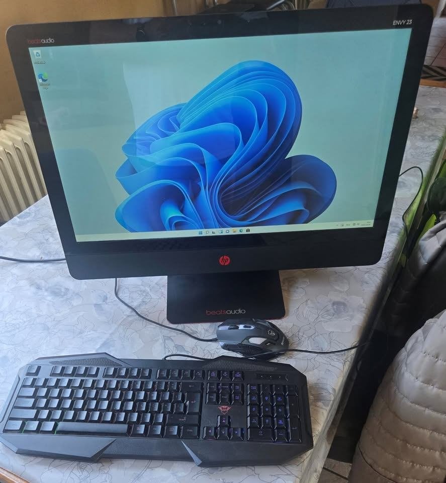 Hp alle in One Touch, Computers en Software, Desktop Pc's, Ophalen of Verzenden, SSD